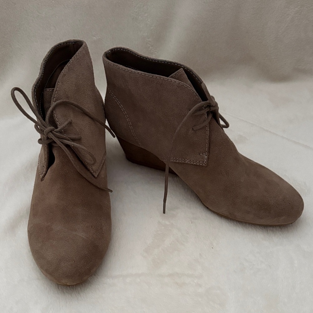 Elegant Brown Suede Wedge Ankle Boots